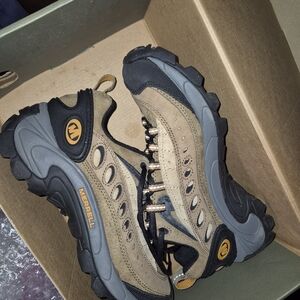 Merrell Men's Beige and Black Trail Shoes